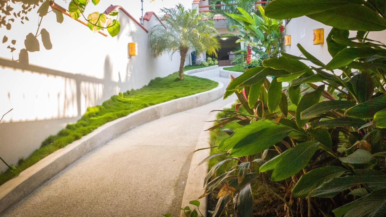 Bonito Hotel By Arans Zihuatanejo Buitenkant foto